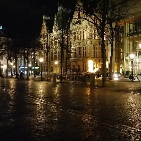 パラ ダイス デン・ハーグ